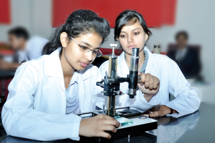 Apex International School-Physics lab