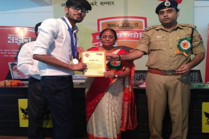 Banyan Tree School-District topper AISSCE