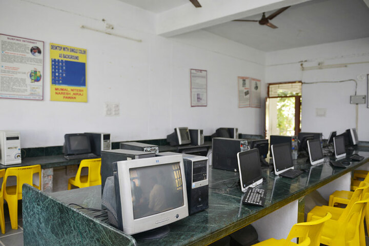 Bhopal NobleS Public School-Computer Lab
