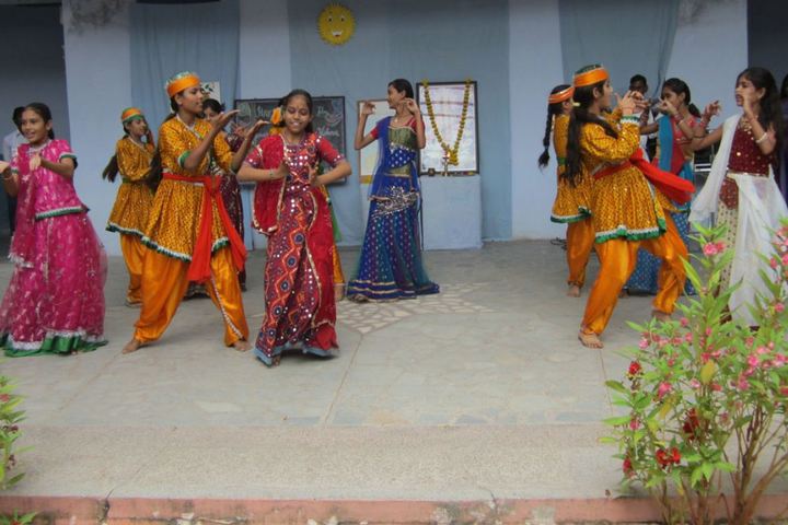 Bhuvnesh Bal Vidyalaya-Teachers Day Celebrations