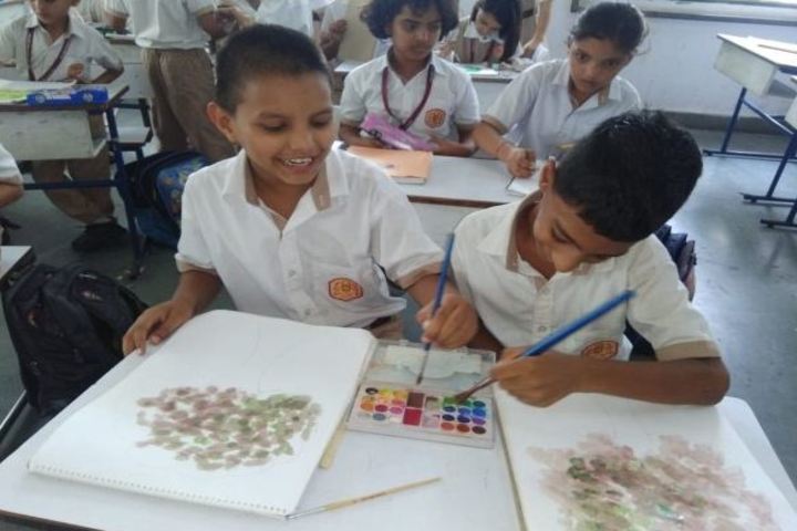 Calorx Public School-Art Class