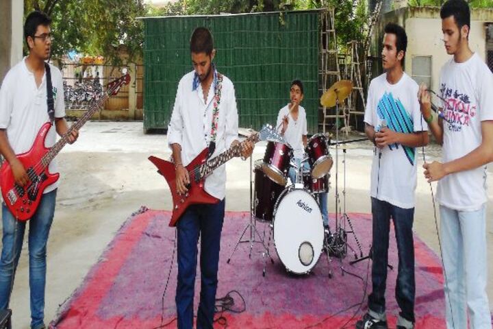 Cambridge Court High School-Music