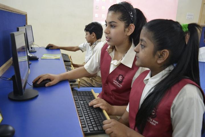 Cambridge Court World School-Presentation Making