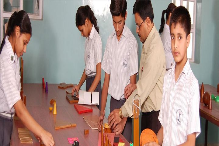 Candlewick Public School-Maths Lab