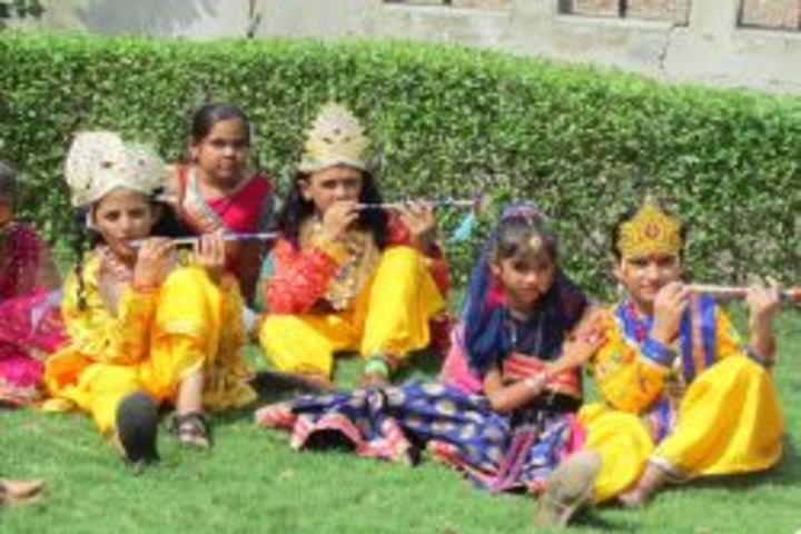 Career Point World School-Festival celebratuions