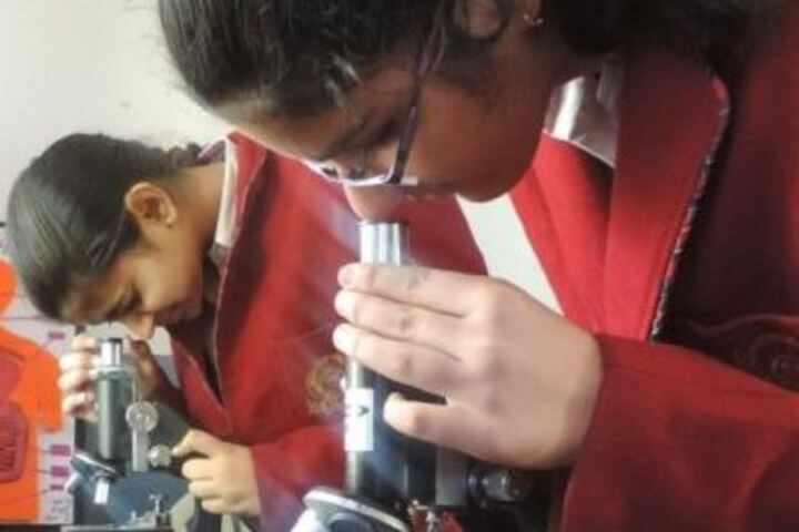 Chambal Fertilisers Dav Public School-Lab