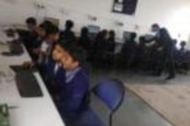 D V M Public School-Computer Lab