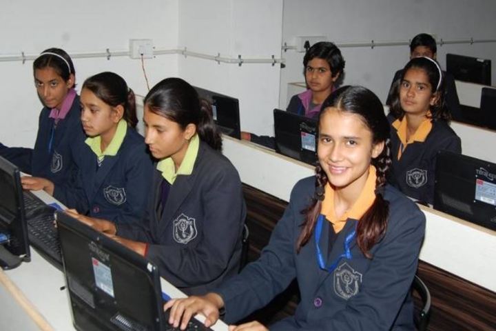 Delhi Public School Jhunjhunu-Computer Lab