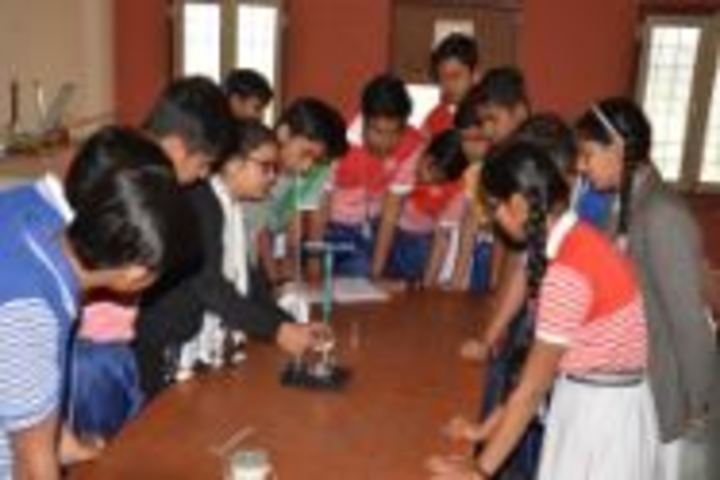 Dr K N Modi Global School-Physics Lab