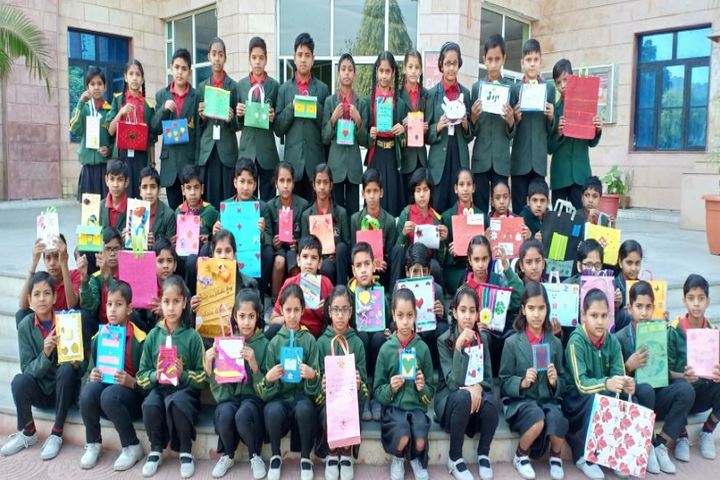 Eklavya International Academy-Card MMaking