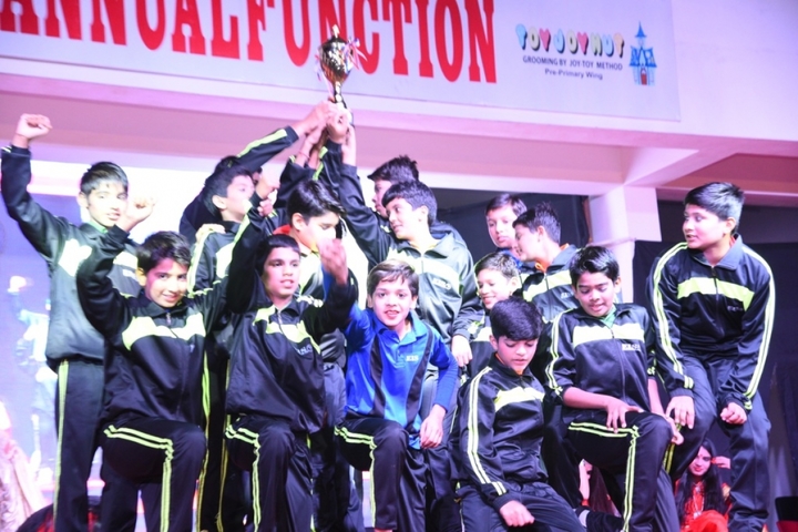 Evolution International School-Prize Distribution