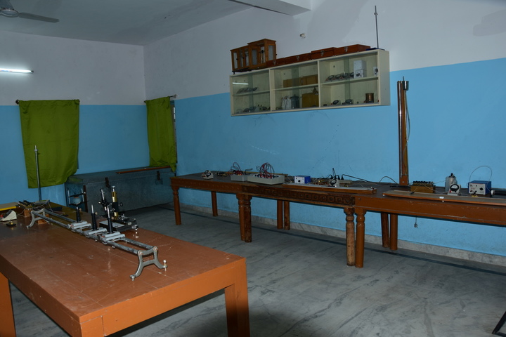 Global Indian International School-Physics Lab