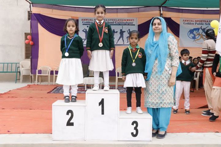 Golden Public School-prize1