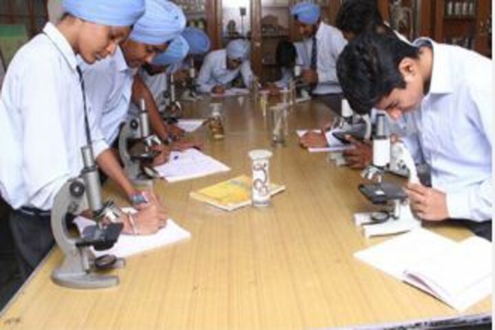 Guru Harkrishan Public School-Biology Lab