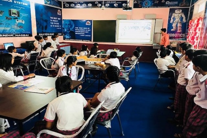 Holy Heights Convent School-Robotics lab