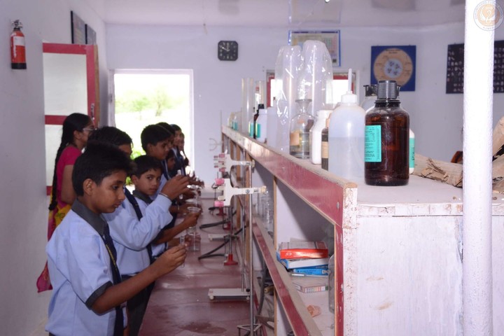 Hukum Chand Public School-Chemistry Lab