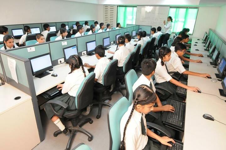 Jankidevi Public School-Computer lab