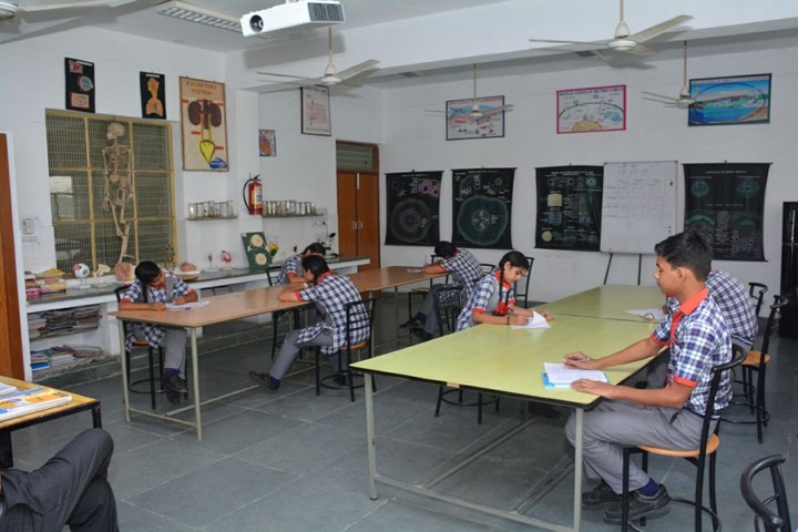 Kendriya Vidyalaya No 2-Biology Lab