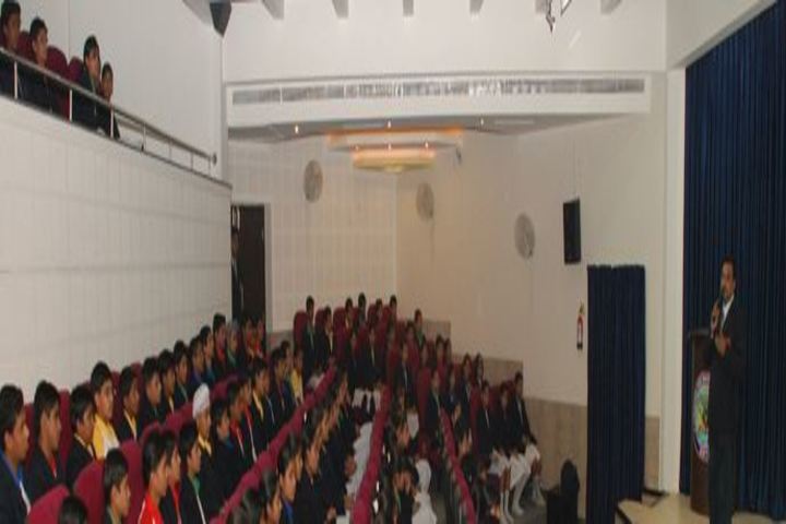 Lawrence And Mayo Public School-Auditorium