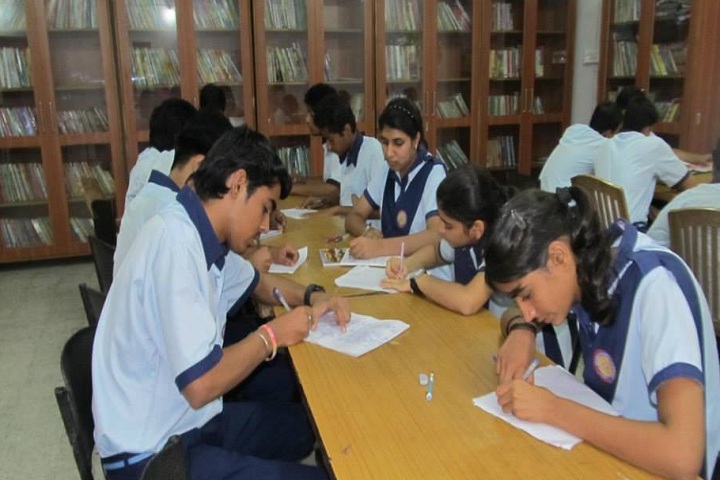Lawrence And Mayo Public School-Library