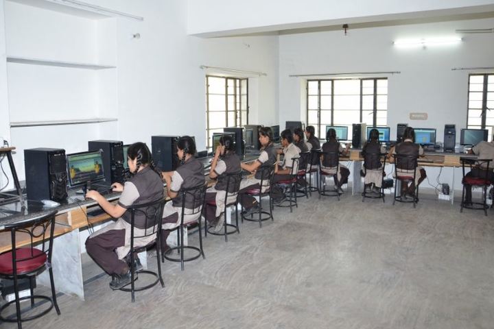 Laxmi Devi Mundra Public School-Computer Lab