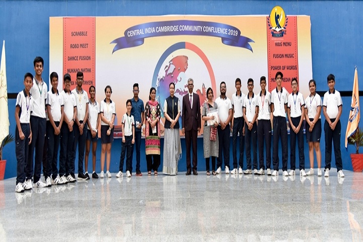 Lucky International School-Group photos