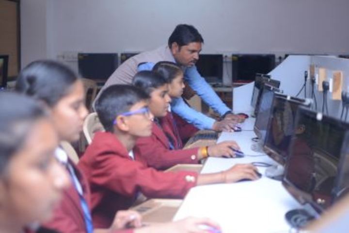 Maa Bharati Senior Secondary School-Computer Lab