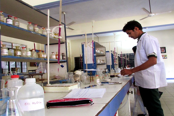 Mahaveer Public School-Chemsitry lab