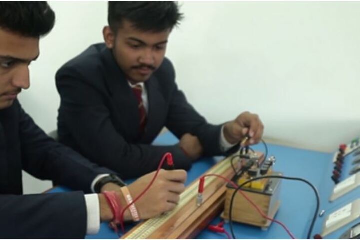 Mayoor Chopasni School-Physics Lab