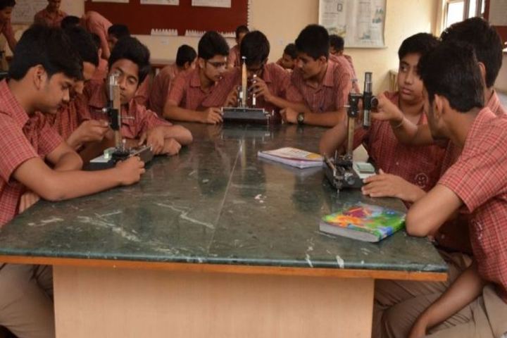 Modern Public School-Lab
