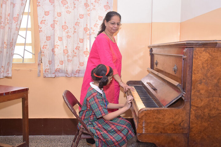 Auxilium Convent High School-Music Room