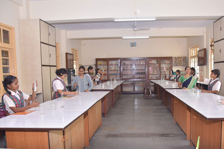 Auxilium Convent High School-Science Lab