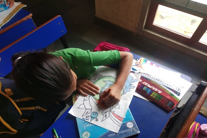 Pallavan Uchatar Prathmik Vidyalaya-Drawing Competition