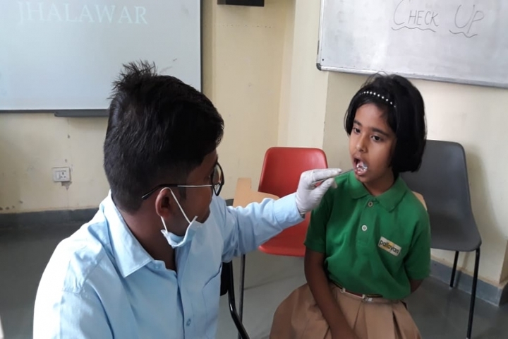 Pallavan Uchatar Prathmik Vidyalaya-Health Checkup