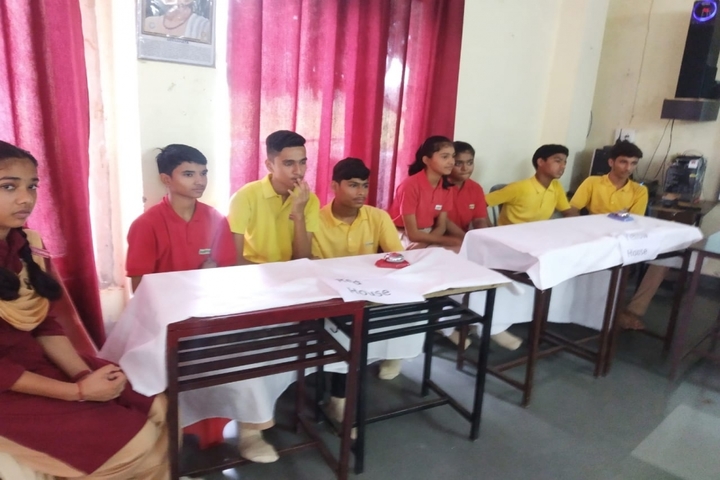 Pallavan Uchatar Prathmik Vidyalaya-Quiz Competiton