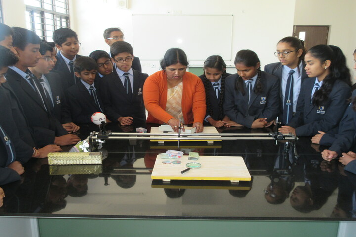 Patni Public School-Physics lab