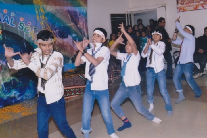Pt Parsadi Lal International School-Dance