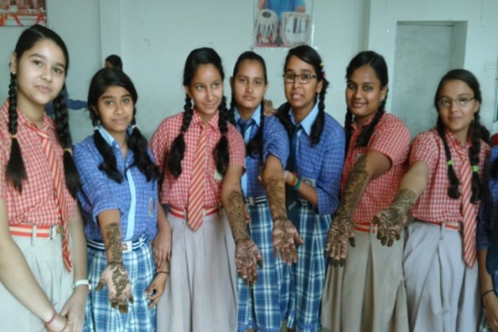 Pt Parsadi Lal International School-Rangoli
