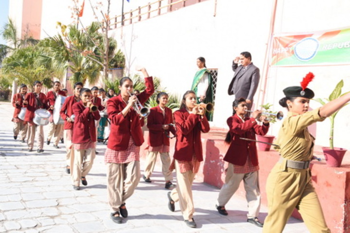 Queen Marys Girls School-Band Troop