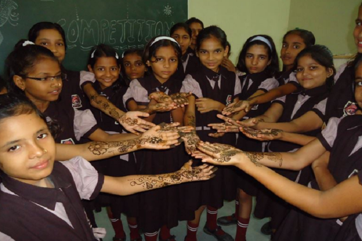 Raghav World School-Mehendi competition