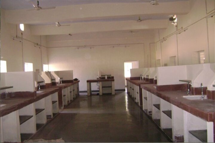 Rashtriya Military School-Science lab