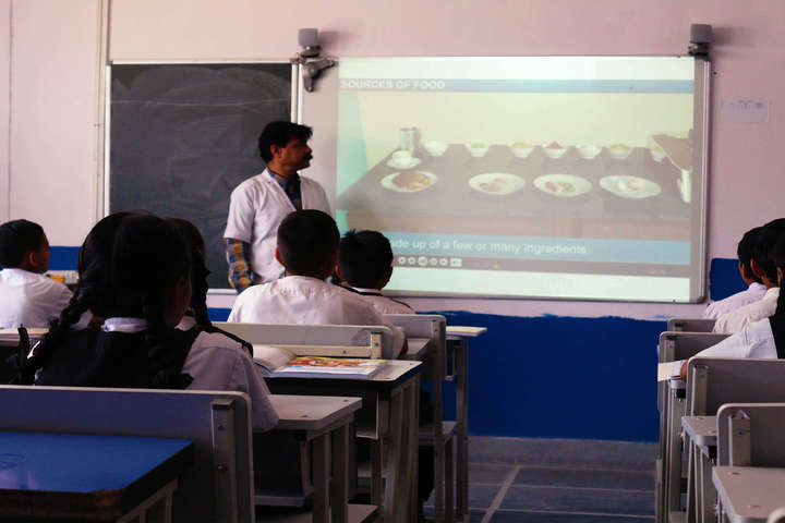 Rasiklal M Dhariwal Public School-Smart Class