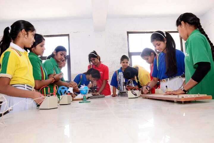 Sarvodaya Senior Secondary School-Science Lab