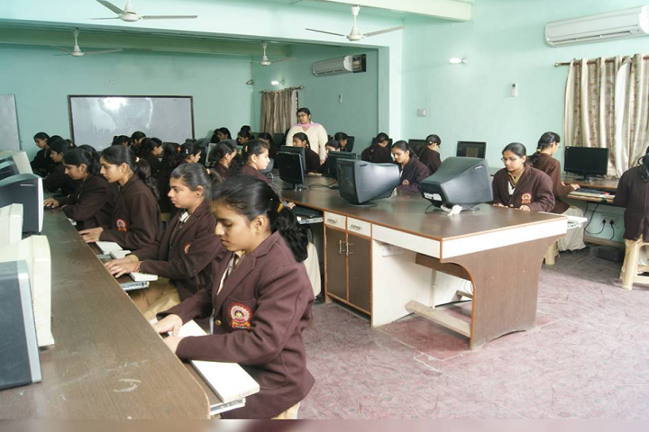 Shah Satmamji Girls School-IT-Lab