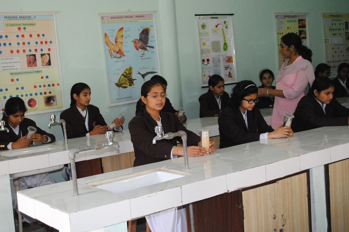 Shah Satmamji Girls School-Laboratory