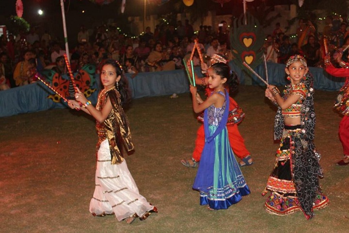 Shemford Futuristic School-Events dandiya