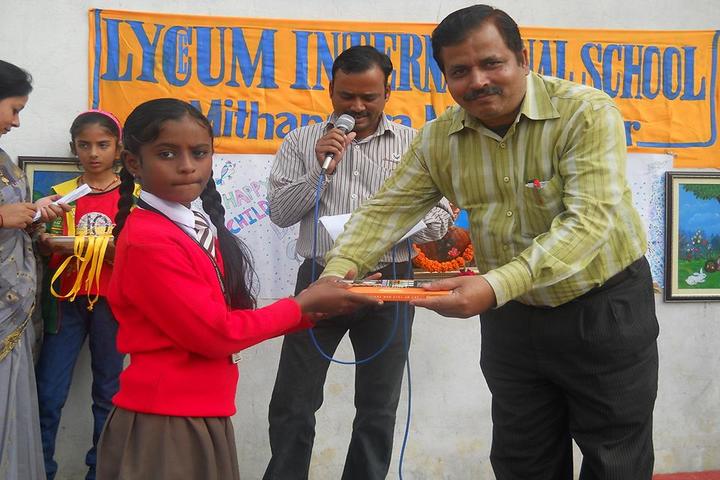 Lyceum International School-Prizes Distribution