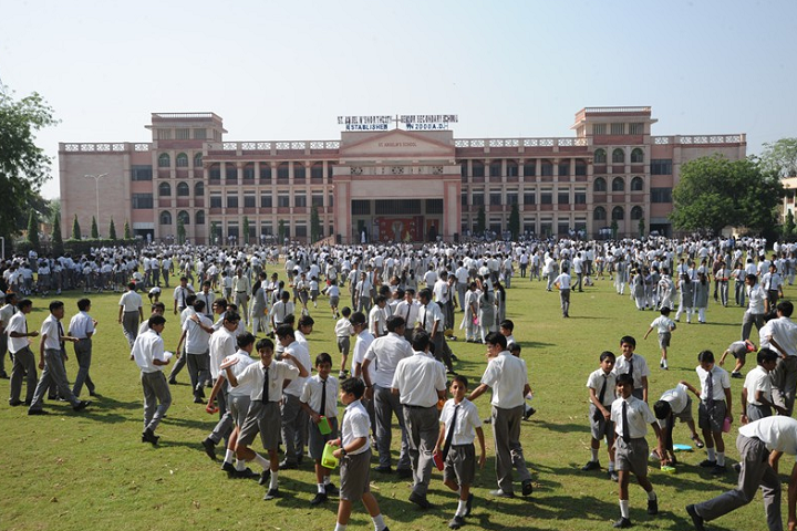 St Anselms North City School-Campus-View with playground