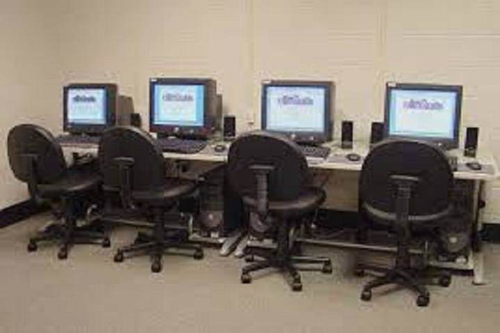 St Pauls School-IT-Lab