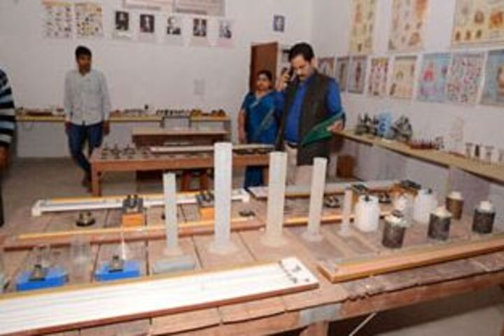 Star City International School-Physics Lab